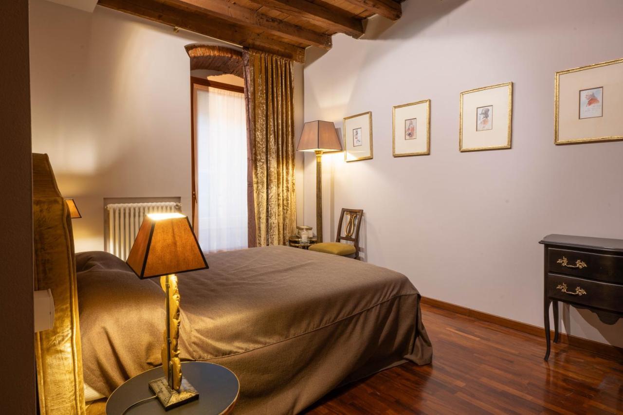 Napule...E Apartments Peschiera del Garda Eksteriør billede