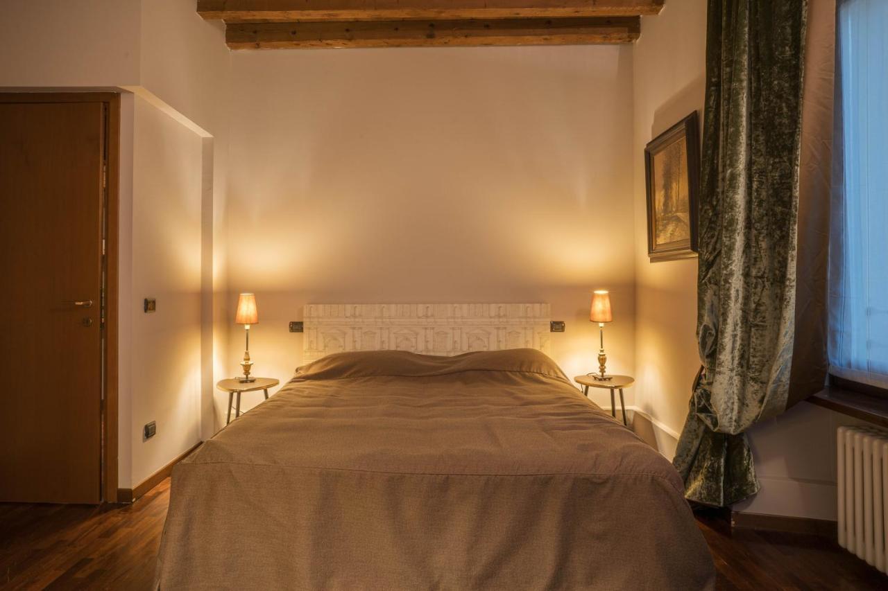 Napule...E Apartments Peschiera del Garda Eksteriør billede